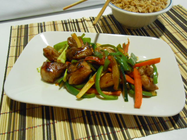 Tiras de cerdo con verduras salteadas